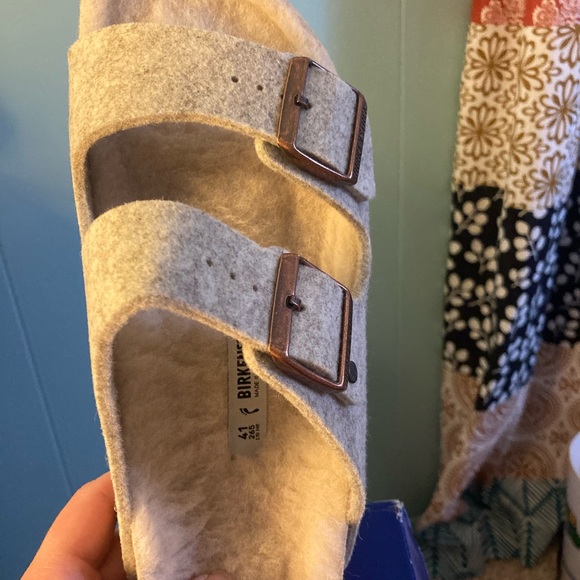 New in box size 41 Arizona Rivet - Picture 2 of 4